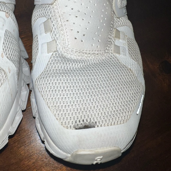 On Cloud. White. Women. Size 7.5. Used. - Picture 5 of 8